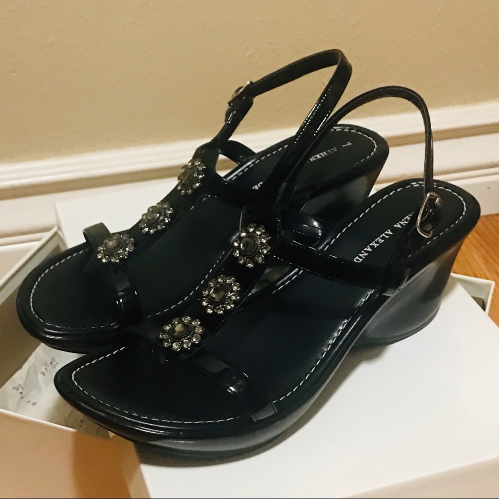 Athena Alexander Black Sandals Women’s Size 7